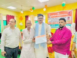 किसान परिवारों को मिली मुख्यमंत्री योजना के तहत 25 लाख रुपये की सामूहिक सहायता